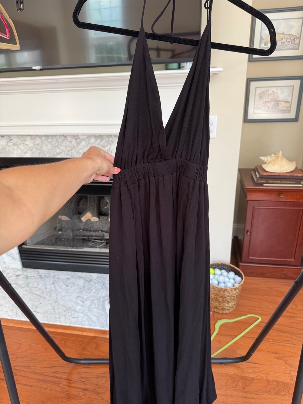 Black V-Neck Sleeveless Maxi Dress